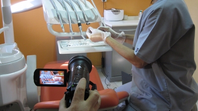 Enregistrament del curs de tècnic auxiliar dental per a l'editorial CEAC 